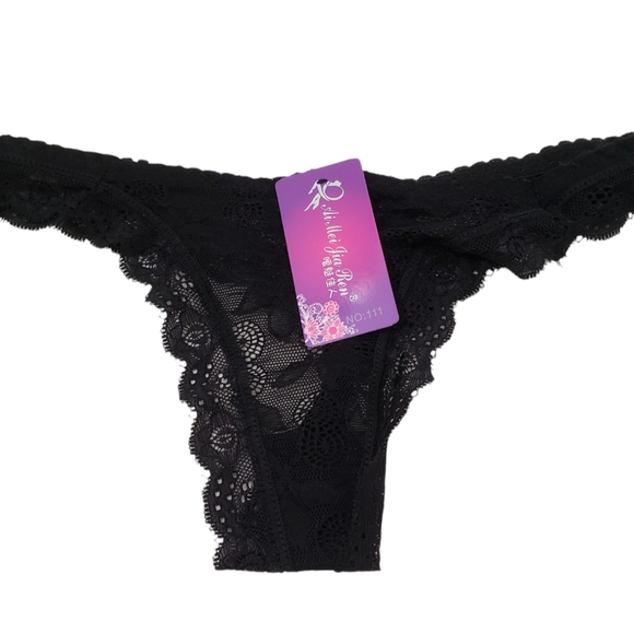 COPY - Sexy Woman Lace Thong Panty - Picture 4 of 6